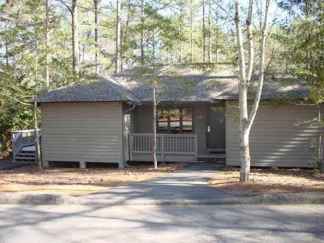 2109 Persimmon LN, Pine Mountain, GA 31822