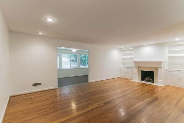 Atlanta, GA 30307,863 Barton Woods RD NE