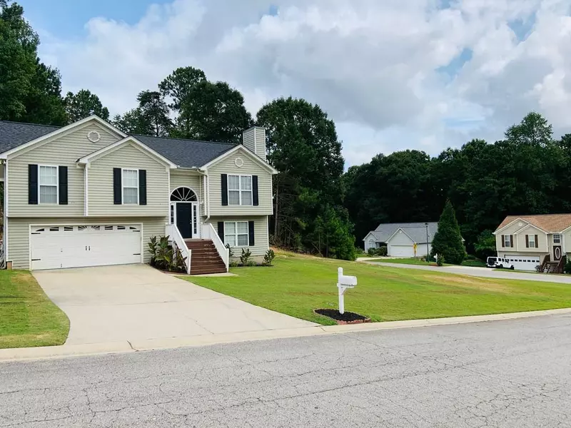 3652 Misty Oak DR, Flowery Branch, GA 30542