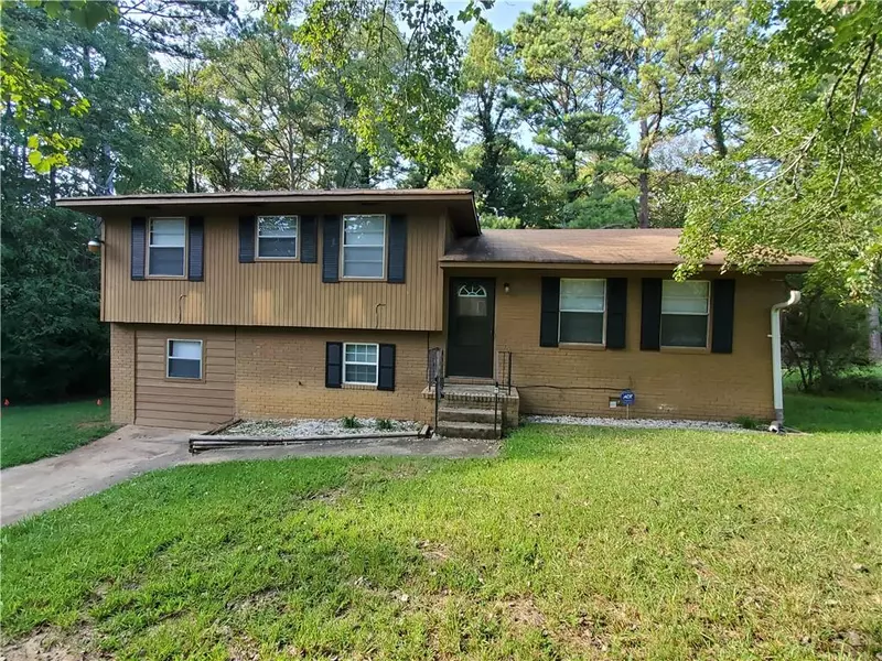 217 Leafwood LN, Riverdale, GA 30274