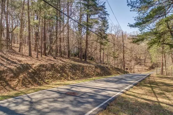 Waleska, GA 30183,1822 Lake Arrowhead DR