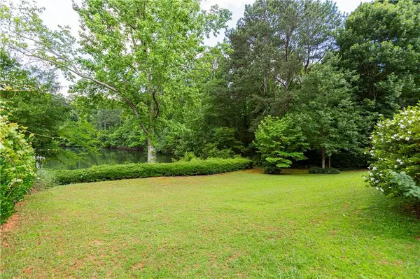 Stone Mountain, GA 30083,915 Settlement LN