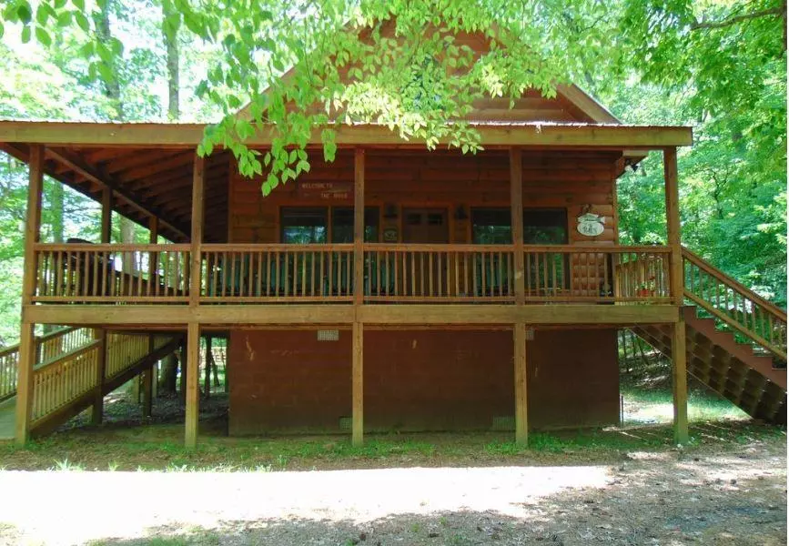 40 Holiday CT, Ellijay, GA 30540