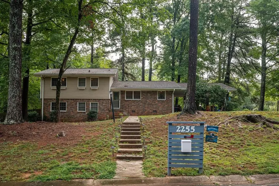 2255 Ashleywoods DR, Tucker, GA 30084