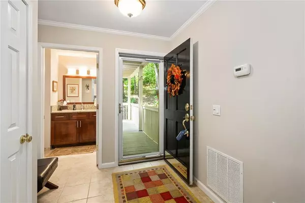 Sandy Springs, GA 30327,207 Bainbridge DR