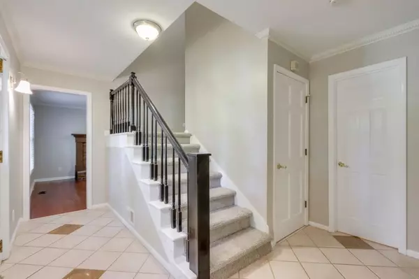 Roswell, GA 30075,985 Wordsworth DR