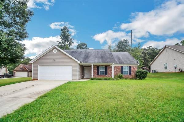 207 Whrite PL, Grantville, GA 30220