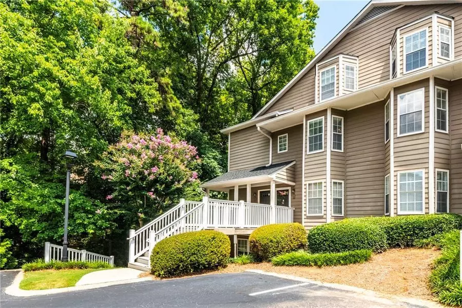 2131 N Forest TRL, Dunwoody, GA 30338