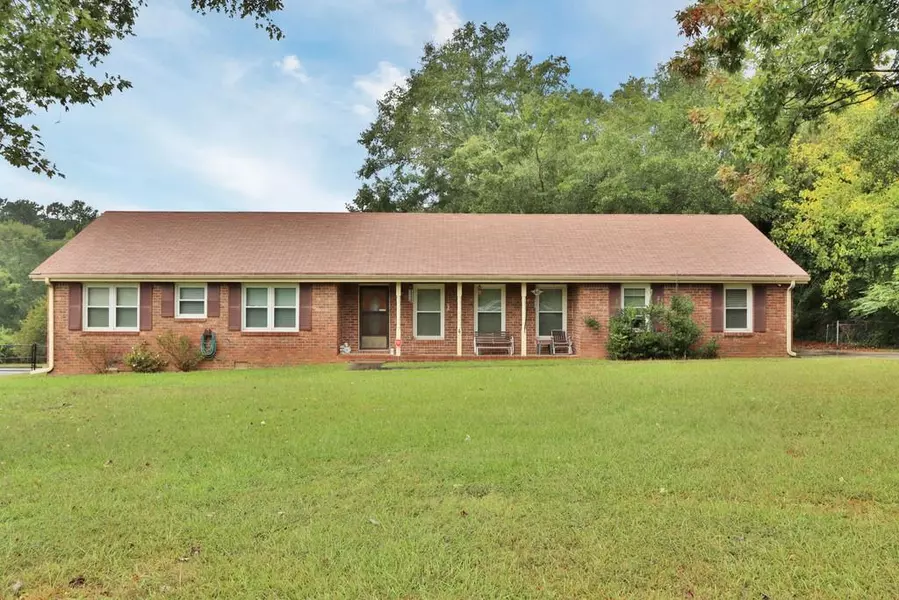 2605 Ashworth Lake RD, Snellville, GA 30078