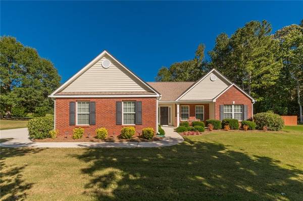 3004 Brookstone LN, Loganville, GA 30052