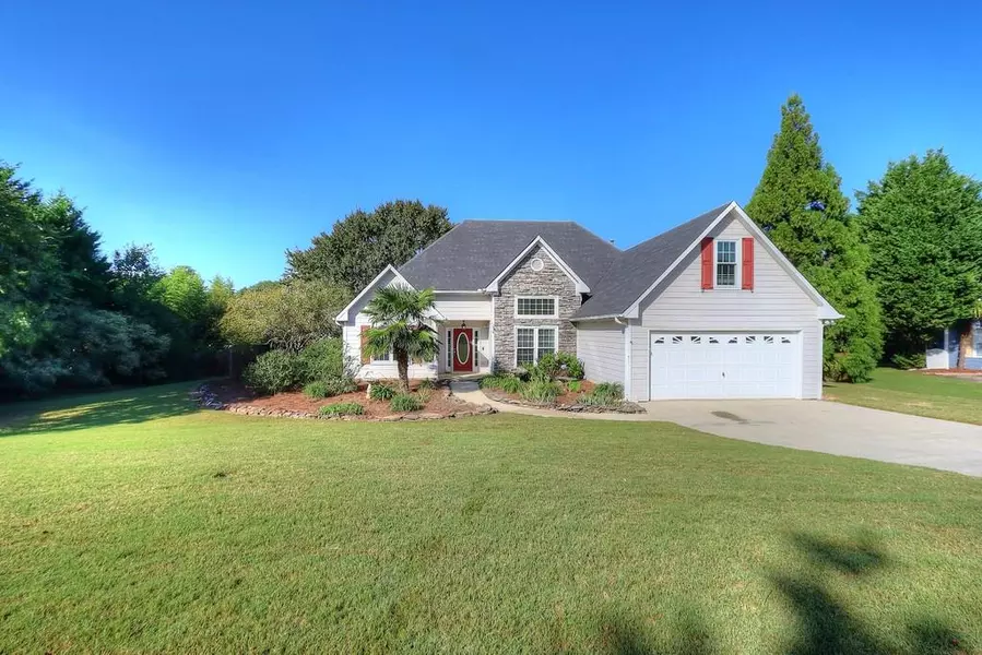 3512 Weaver Falls LN, Loganville, GA 30052