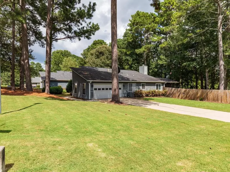 1055 Kristian WAY, Roswell, GA 30076