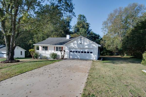 4706 Countryside DR, Flowery Branch, GA 30542