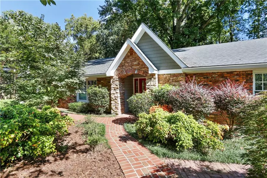 5855 Brookgreen RD, Sandy Springs, GA 30328