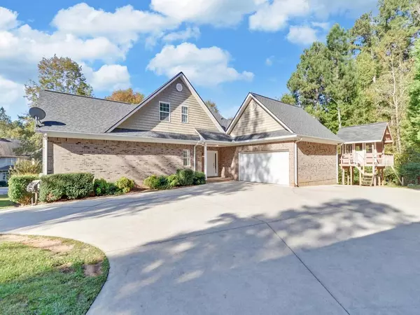 Flowery Branch, GA 30542,6631 Dartmoor DR