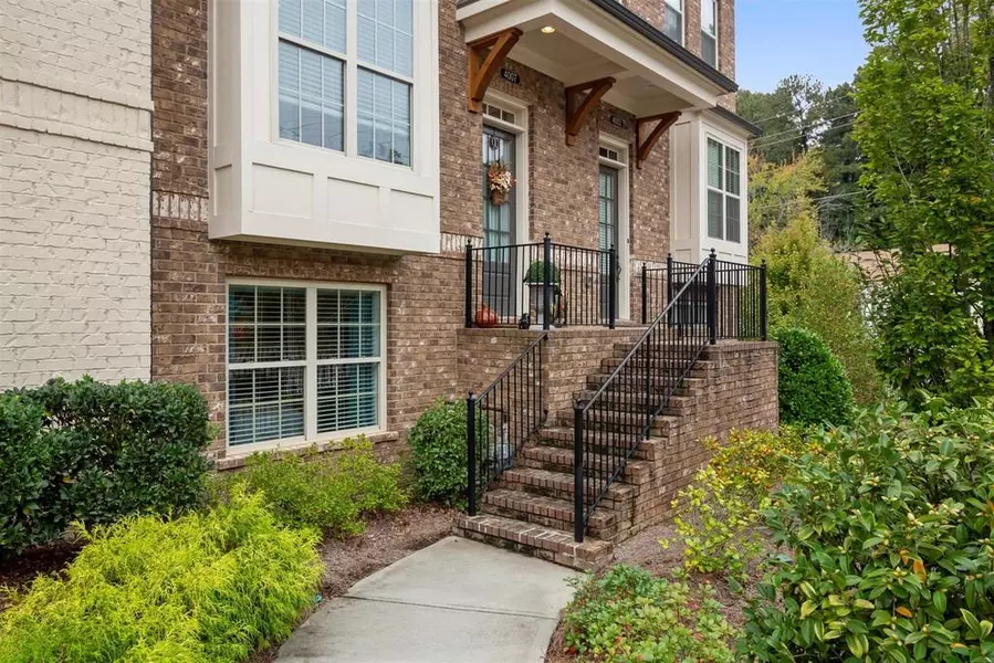 4007 Dunwoody TRCE, Dunwoody, GA 30338