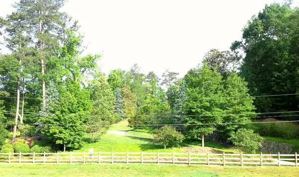 Atlanta, GA 30327,655 Fairfield RD NW