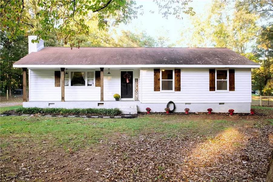 644 Meadows RD, Newborn, GA 30056