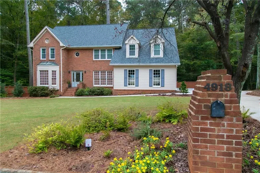 4918 Forestglade CIR, Stone Mountain, GA 30087