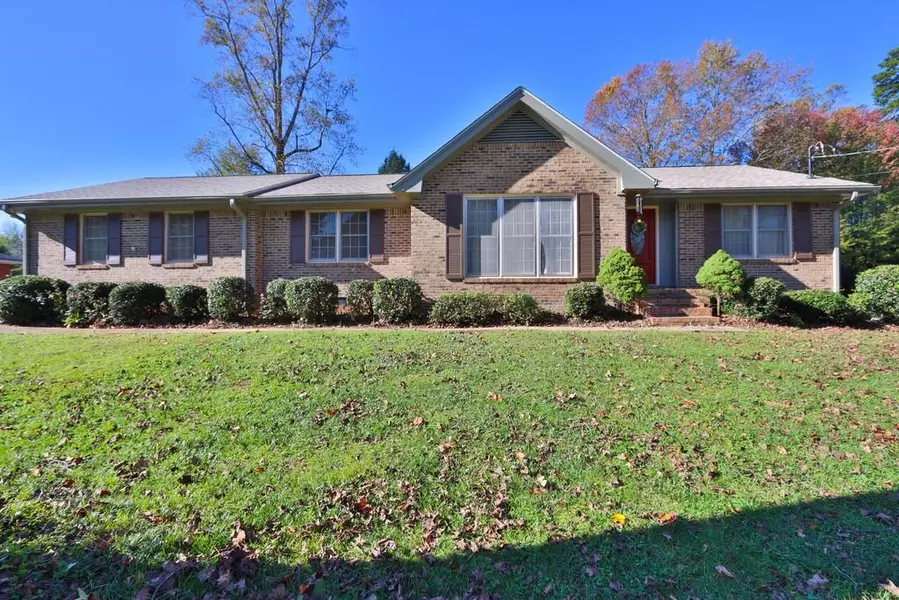 558 Dogwood DR, Lawrenceville, GA 30046