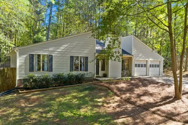 306 Apple Valley CT, Woodstock, GA 30188