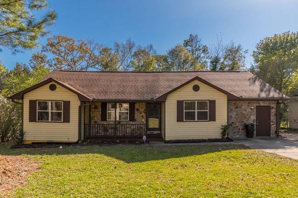 3283 Creekwood DR, Rex, GA 30273