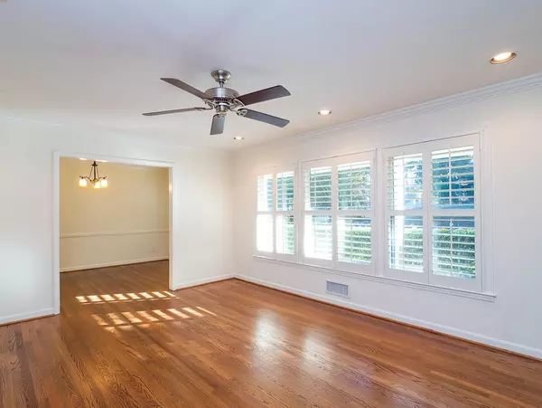 Sandy Springs, GA 30328,6560 Williamson DR