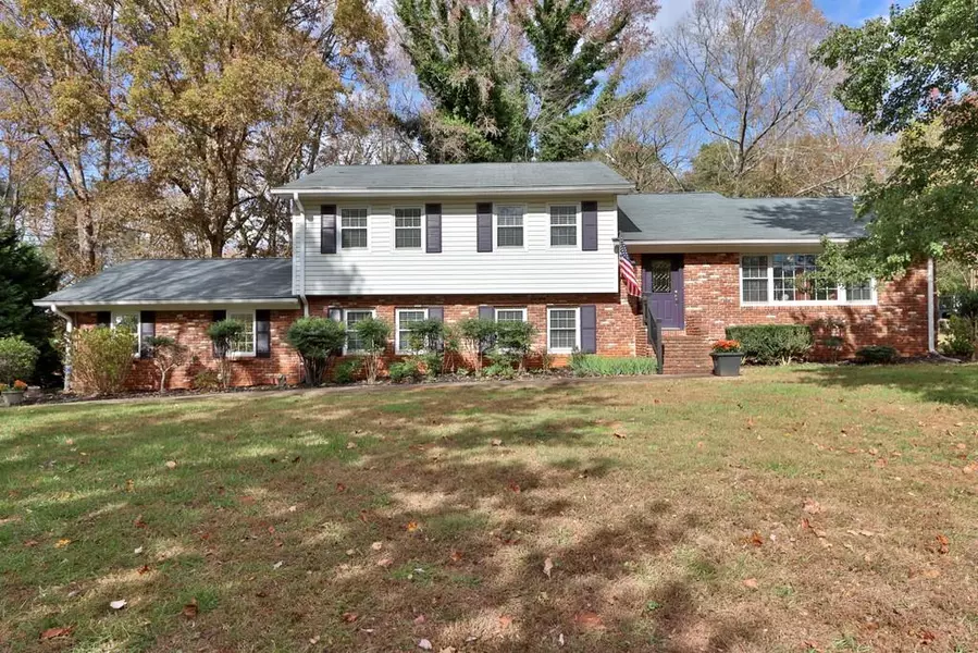 2208 Skyline DR, Gainesville, GA 30501