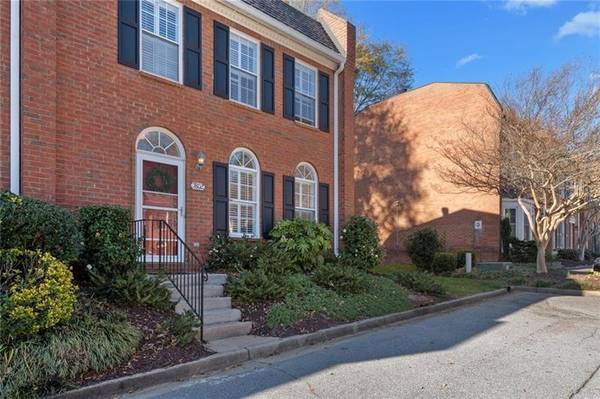 7802 Saint Charles SQ, Roswell, GA 30075