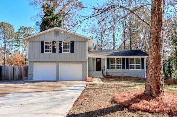 27 Shadowlawn RD SE, Marietta, GA 30067