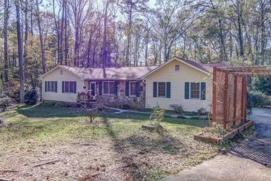 2454 Rolling Acres DR, Conyers, GA 30094