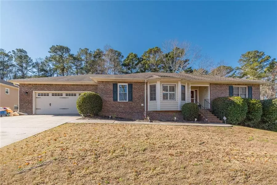 1935 Lakewood TRCE, Grayson, GA 30017