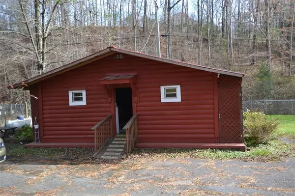 9 SOUTHERN PINES DR, East Ellijay, GA 30540