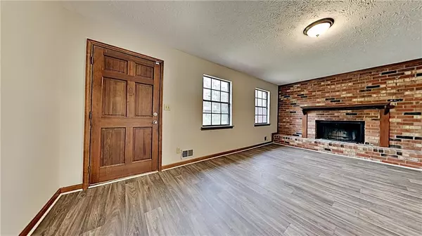 Fairburn, GA 30213,876 Tall Deer DR