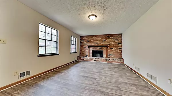 Fairburn, GA 30213,876 Tall Deer DR