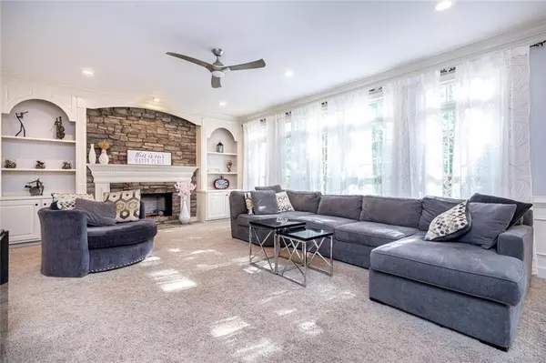 Alpharetta, GA 30005,231 May Apple LN