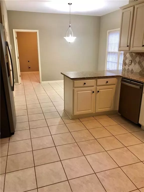 Flowery Branch, GA 30542,5727 Garden WALK