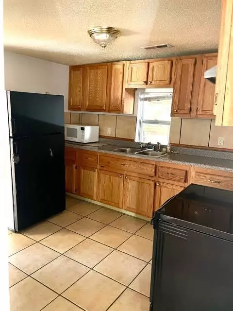 Calhoun, GA 30701,215 Crest DR