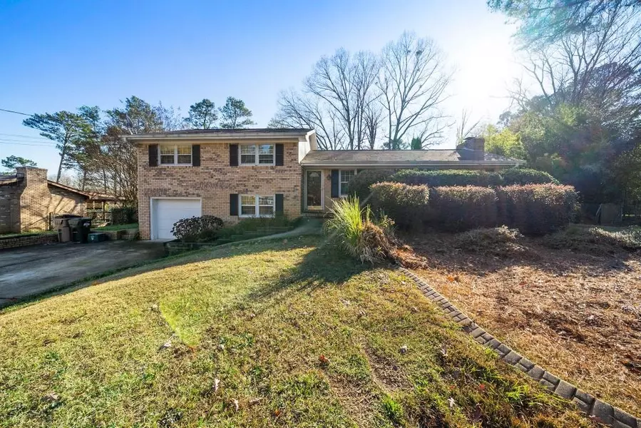 608 Evergreen DR, Woodstock, GA 30188