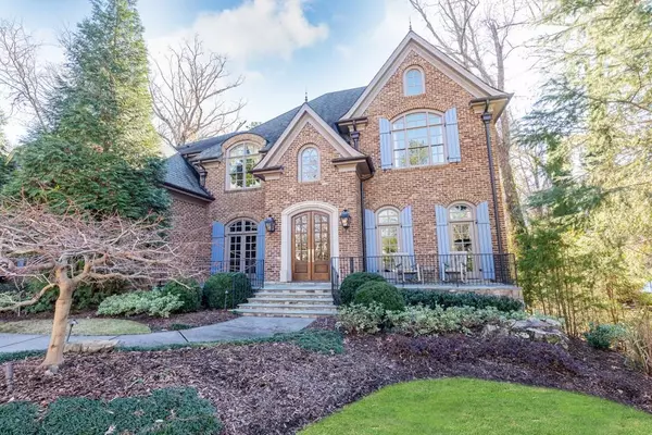 Atlanta, GA 30327,1006 Swathmore DR NW