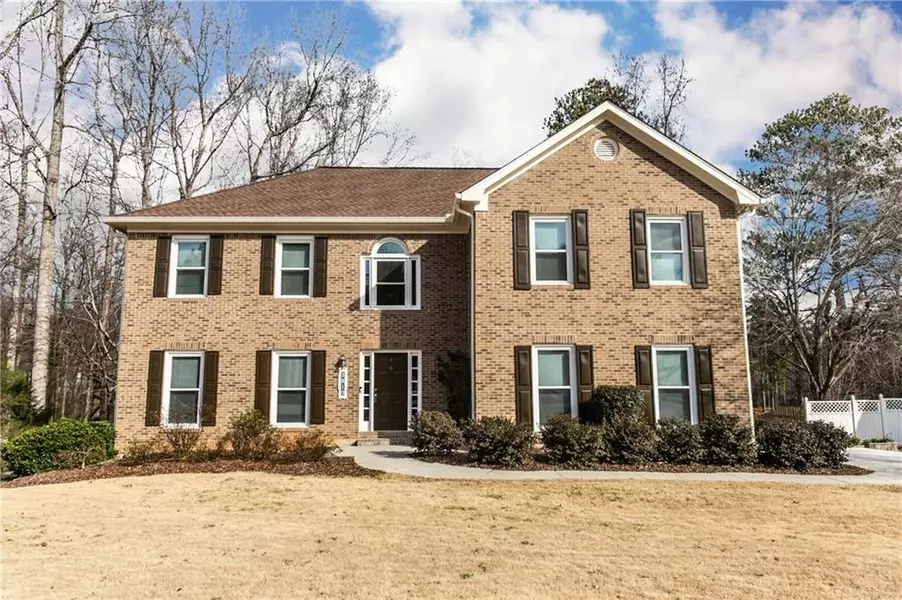 2810 Hunters Pond LN, Snellville, GA 30078