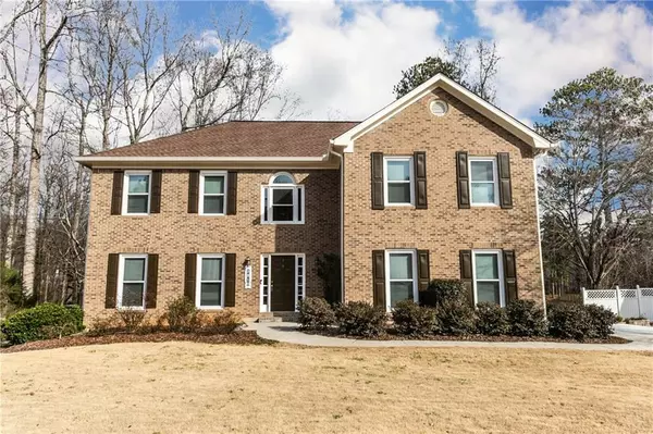 2810 Hunters Pond LN, Snellville, GA 30078