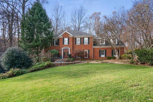 3033 Chattahoochee TRCE, Gainesville, GA 30506