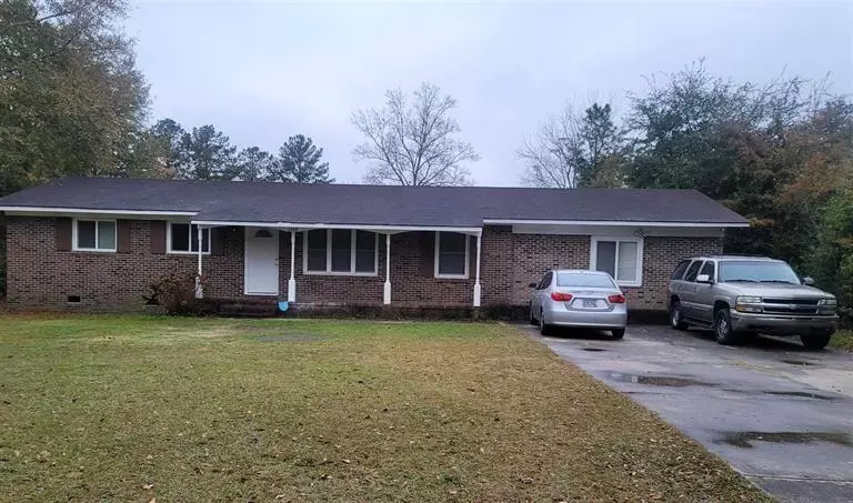 1144 Crescent DR, Tifton, GA 31794