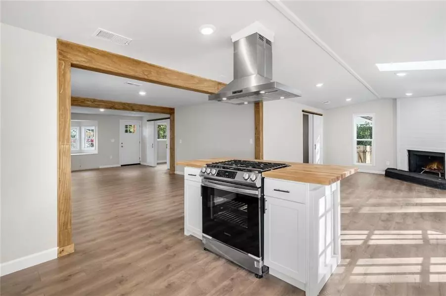 4530 Cedar ST, Atlanta, GA 30340