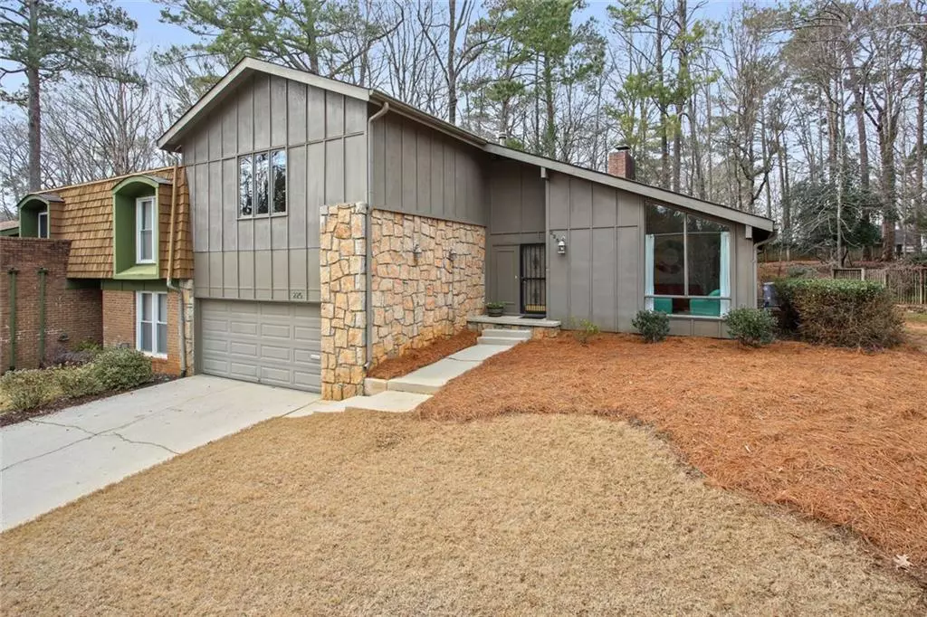 Roswell, GA 30076,225 Lakeview RDG W