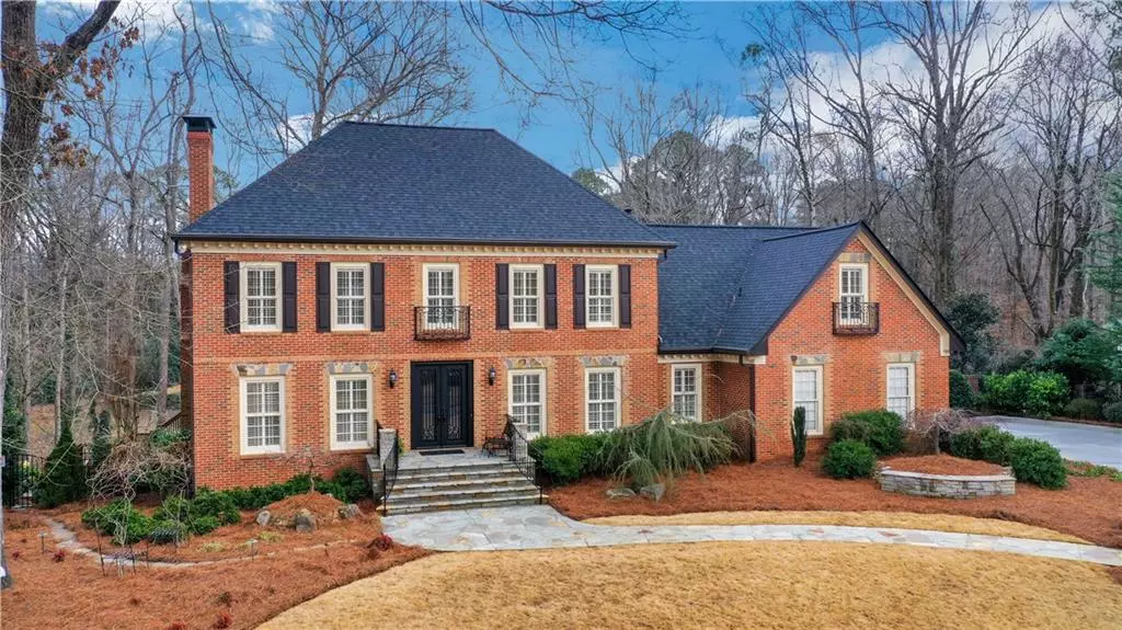 1635 Lazy River LN, Sandy Springs, GA 30350