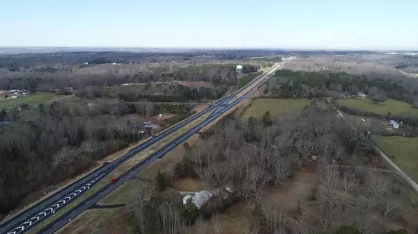 Commerce, GA 30529,92 Smith Overhead BRG