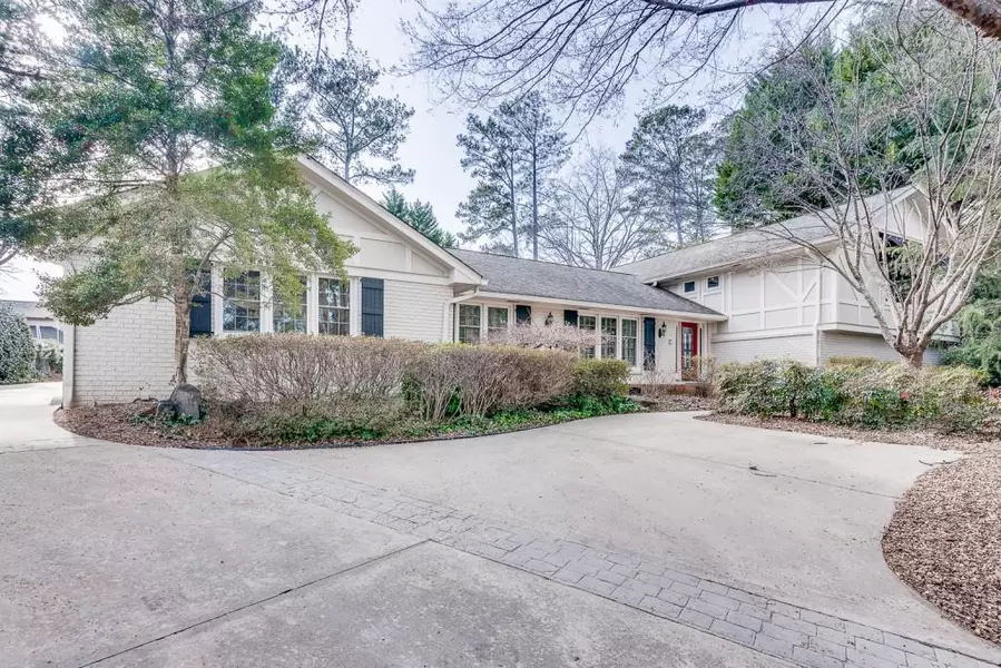 1916 Acuba LN, Atlanta, GA 30345