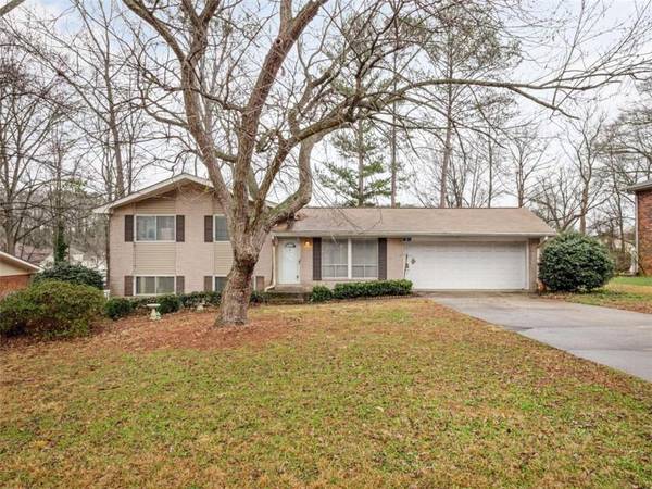 103 Parkwood DR, Stockbridge, GA 30281